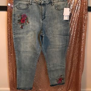 Just Fab • Flower printed jeans
